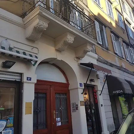 Affittacamere Nuova Canton Gæstehus Trieste
